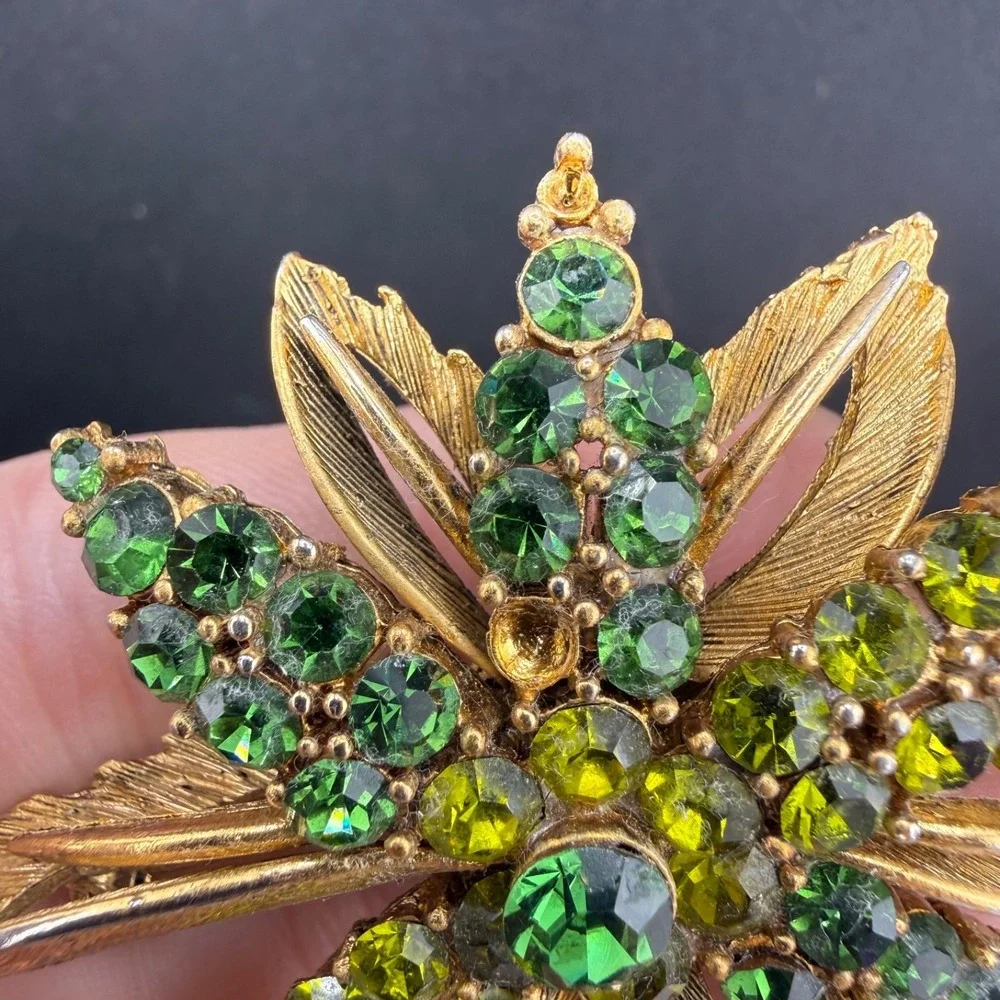 Vintage Rhinestone Brooch Gold Tone Green Sparkle READ
